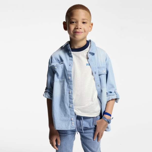 تي شيرت رياضي للفتيان باللون الأبيض